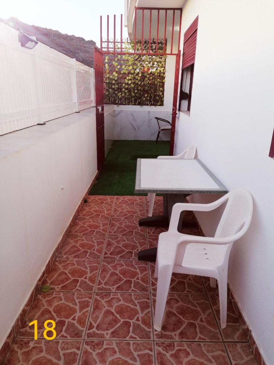 Big Villa Puerto Rico Streetfront With Private Saltwater Jacuzzi Pool, Bbq, Kitchen & 3 Terraces Near Shopping Center Пуерто Рико Екстериор снимка