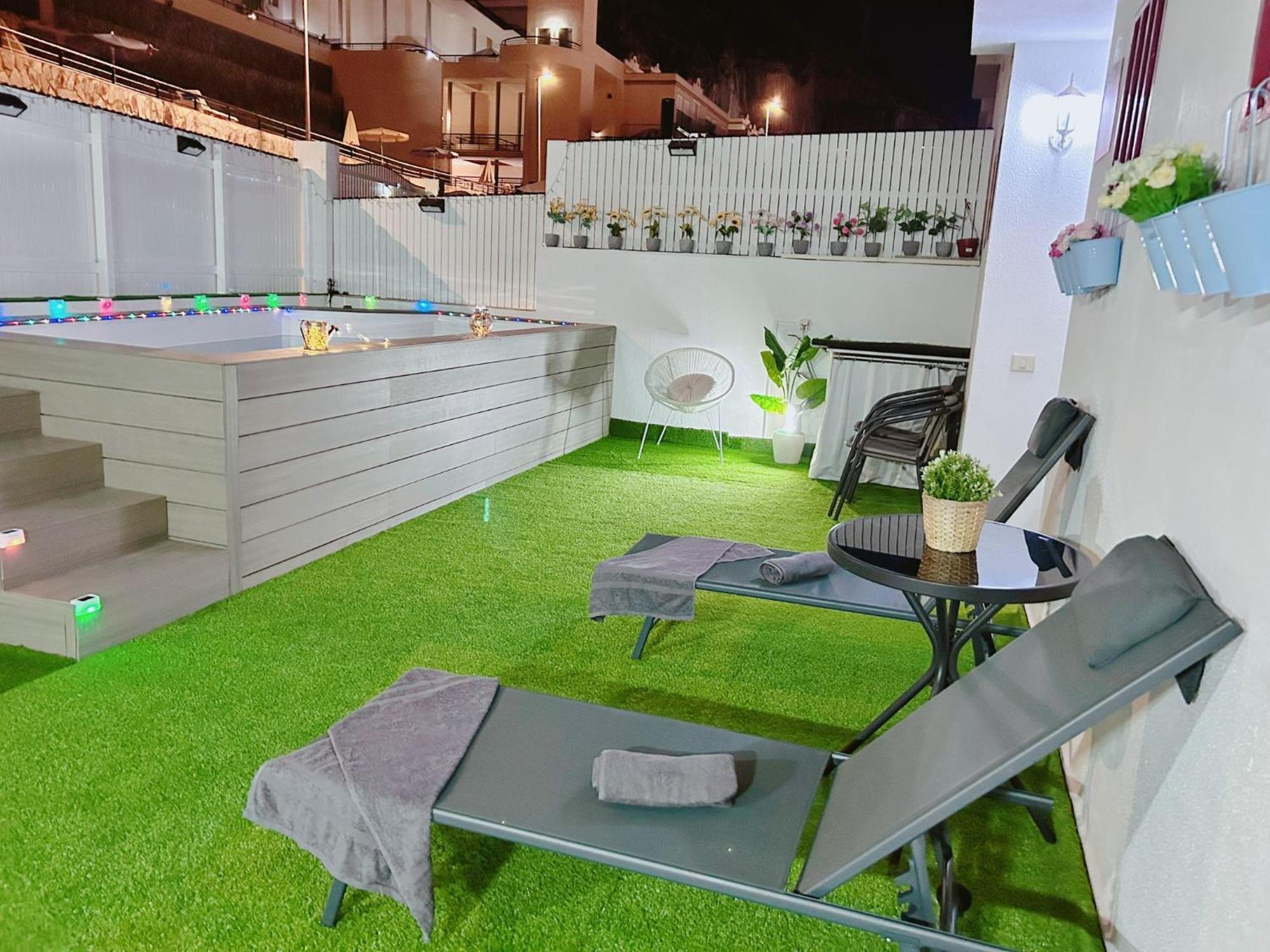 Big Villa Puerto Rico Streetfront With Private Saltwater Jacuzzi Pool, Bbq, Kitchen & 3 Terraces Near Shopping Center Пуерто Рико Екстериор снимка