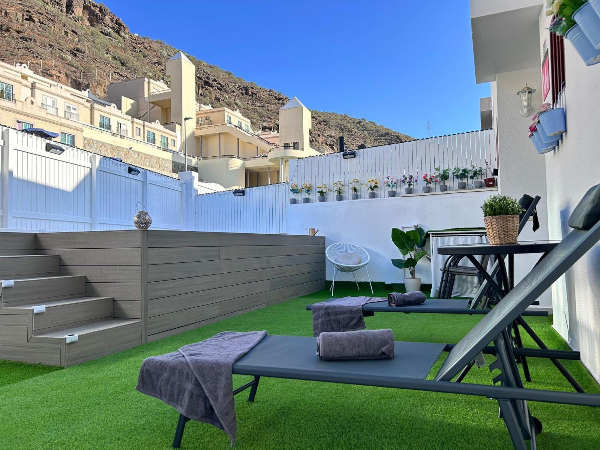 Big Villa Puerto Rico Streetfront With Private Saltwater Jacuzzi Pool, Bbq, Kitchen & 3 Terraces Near Shopping Center Пуерто Рико Екстериор снимка